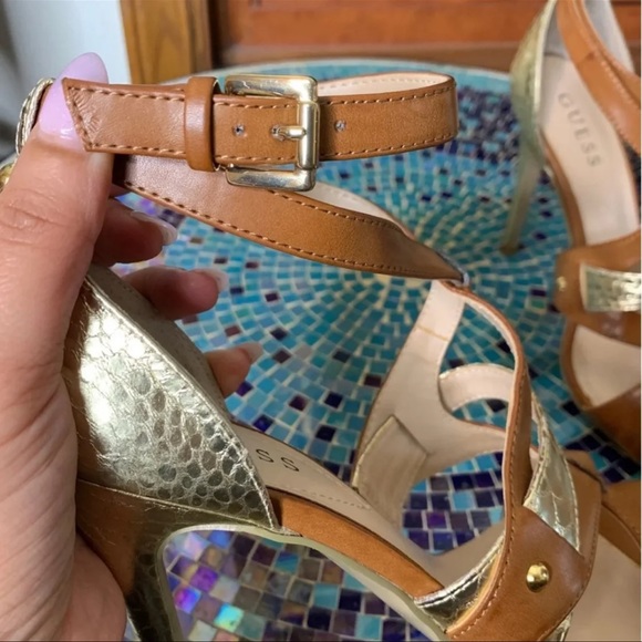 (SOLD) Guess Heels - Picture 9 of 12